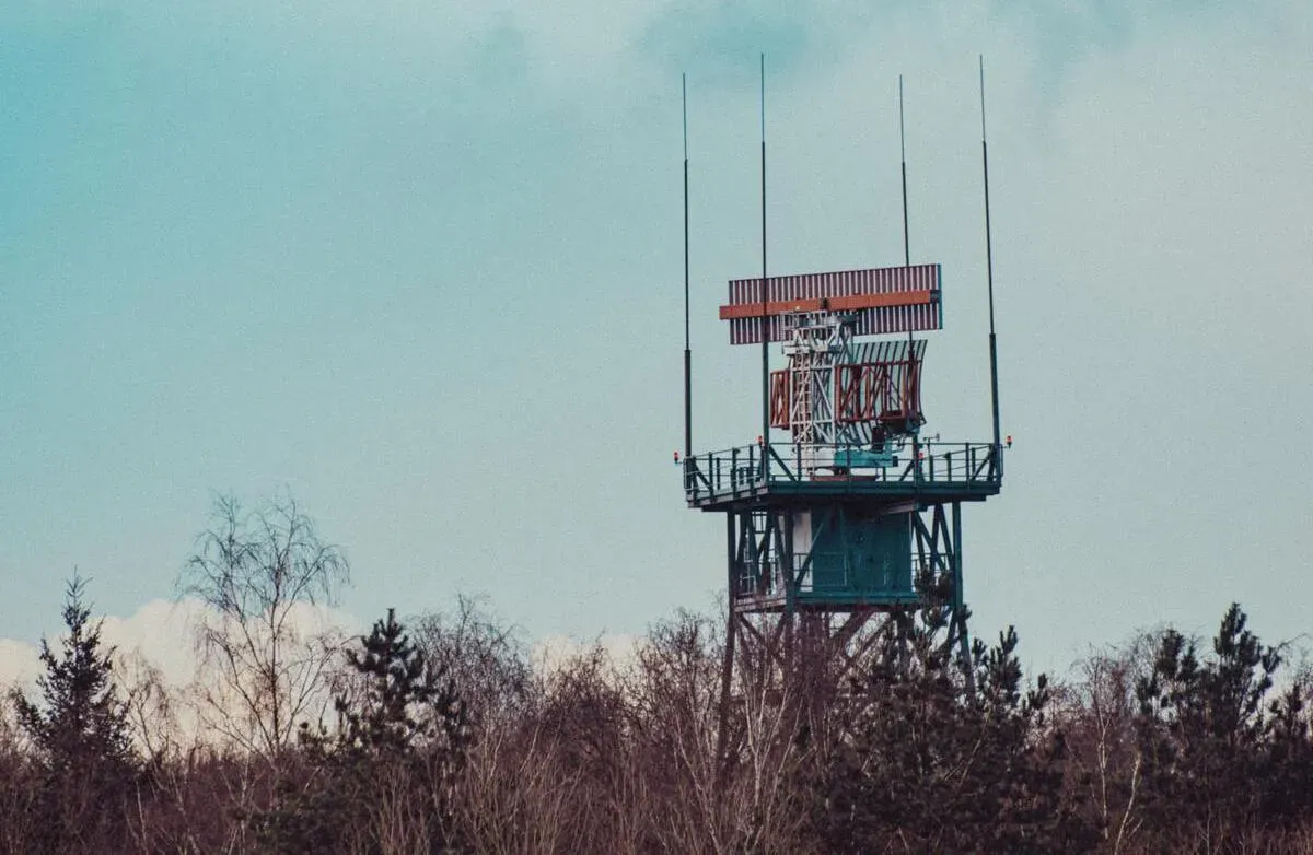 A radar dish